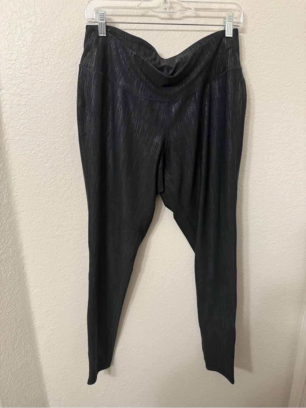 LIVI Active High Waist Athletic Pants Black Silver Stripes 14/16